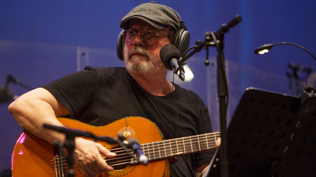 12 mil personas aplaudieron extenso show de Silvio Rodríguez