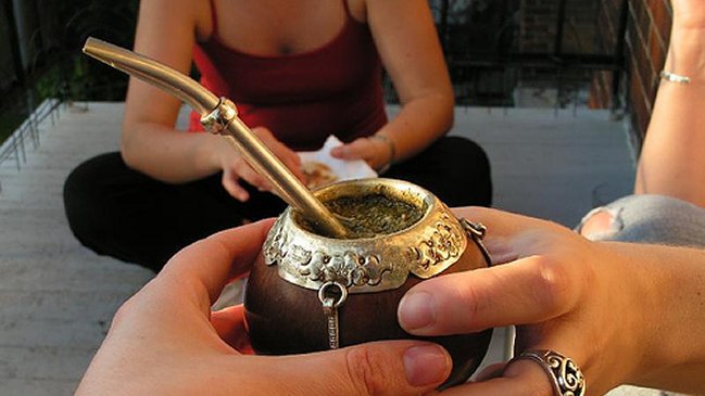 ¿Por qué dice la OMS que tomar mate puede dar cáncer?