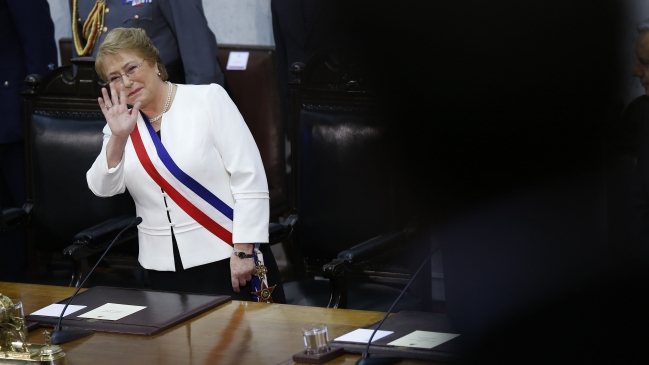 Bachelet anuncia proceso constituyente en el marco de un 