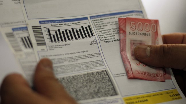 Bachelet y cuentas de luz: Ningún cliente pagará más del 10% del promedio nacional