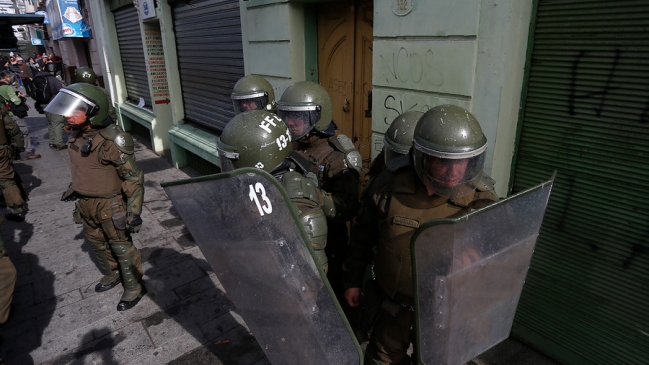 Madre de estudiante en riesgo vital: Versión de Carabineros me parece una aberración