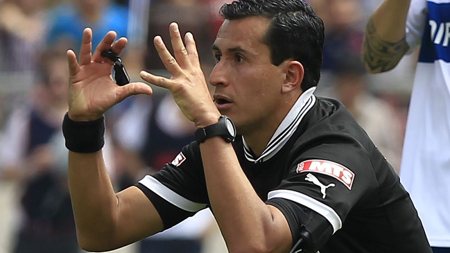 Tres árbitros nacionales pitarán en la Copa América Chile 2015