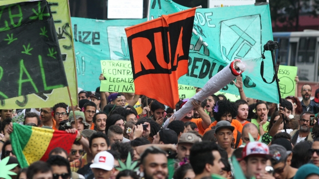 Miles de personas exigieron la legalización de la marihuana en Brasil
