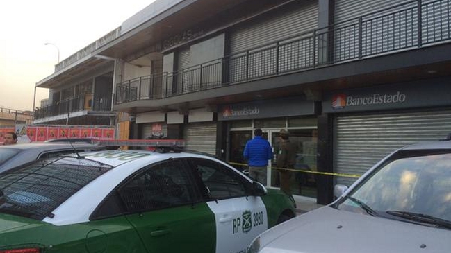 Peñalolén: Robo frustrado a sucursal bancaria terminó con dos detenidos