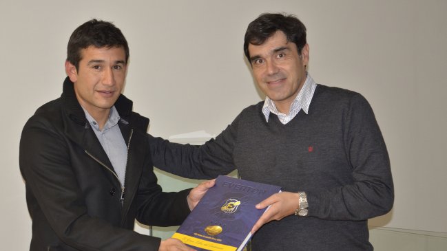 Víctor Rivero se transformó en el nuevo entrenador de Everton de Viña del Mar