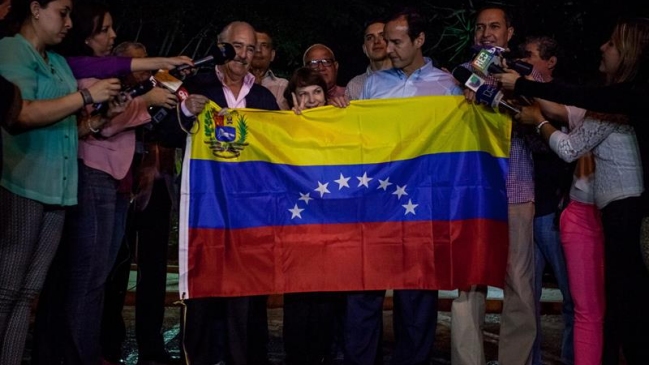 Ocho opositores venezolanos en huelga de hambre en apoyo a políticos presos