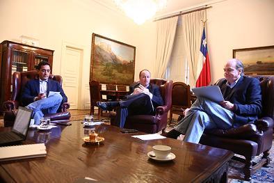 Ministro Insunza se reunió con timoneles de ambas cámaras para afinar agenda legislativa