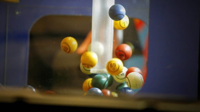 Polémica por dictamen de Contraloría que prohíbe a municipios organizar bingos