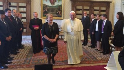  Bachelet: Reunión con Francisco fue espléndida  