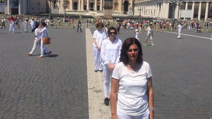 Chilenas protestan contra el aborto en Roma  