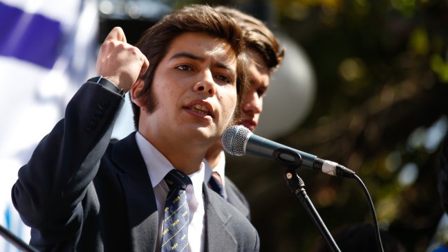 Secundarios adhirieron a marcha convocada por Confech para el 10 de junio