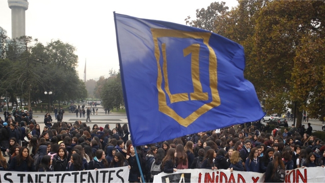 Carabineros desalojó toma del Liceo 1