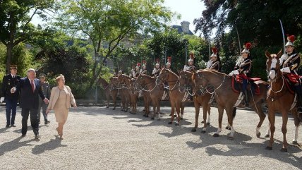  Bachelet visita Francia y esta tarde se reúne con Hollande  
