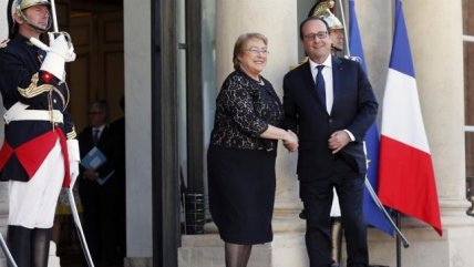  Michelle Bachelet se reunió con François Hollande en París 