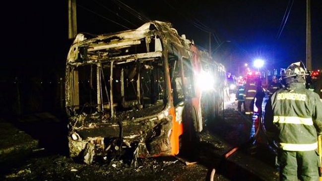 Bus de Alsacia Express fue incendiado por manifestantes