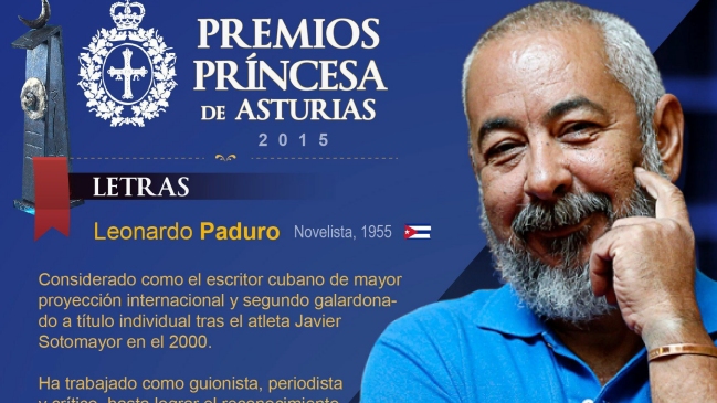 Padura, conmovido y feliz ante uno de los premios 