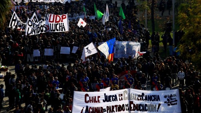 Profesores y estudiantes protagonizaron multitudinaria marcha en distintas ciudades
