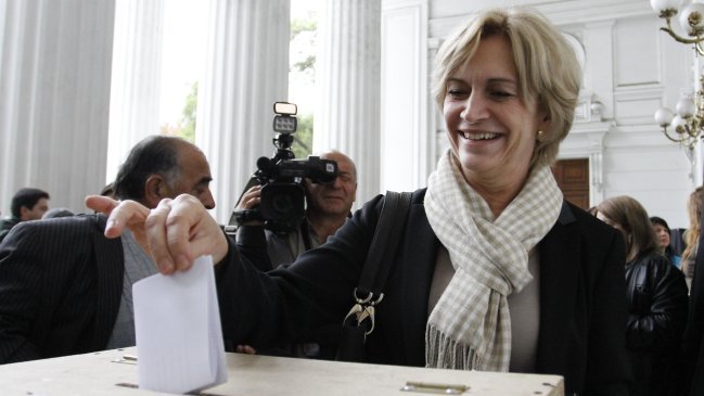La UDI sondea a Evelyn Matthei para elecciones municipales de 2016