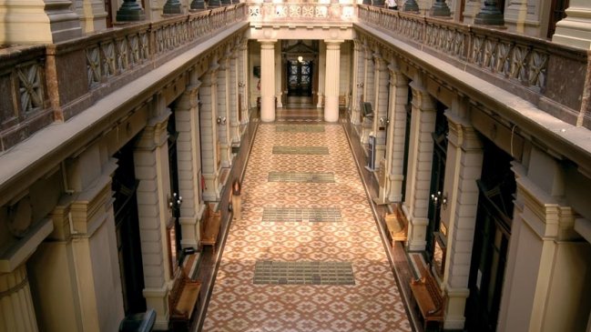 Autopista deberá pagar 600 millones a familia de mujer que murió por pedrada a su auto