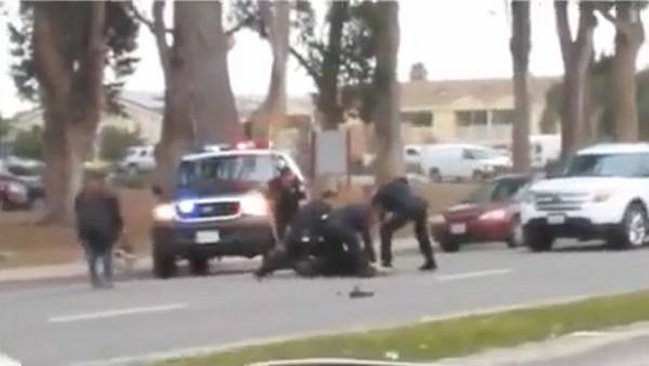 Policía de California inició sumario tras golpiza a discapacitado mental