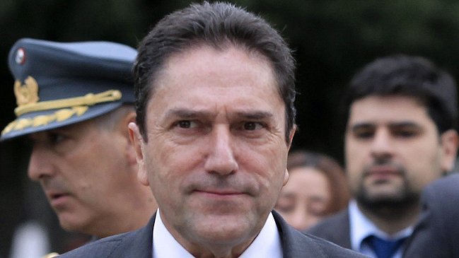 Gobierno anunció fin de medallas alusivas al golpe en las Fuerzas Armadas