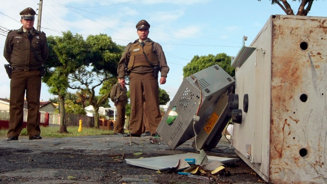 Roban cajero automático en Hospital Clínico de la Universidad Católica