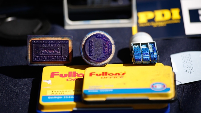 Peruano fue detenido por intentar retirar fondos de pensiones con timbres falsos