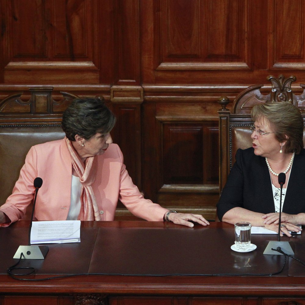 Isabel Allende criticó falta de diálogo entre Michelle Bachelet y partidos
