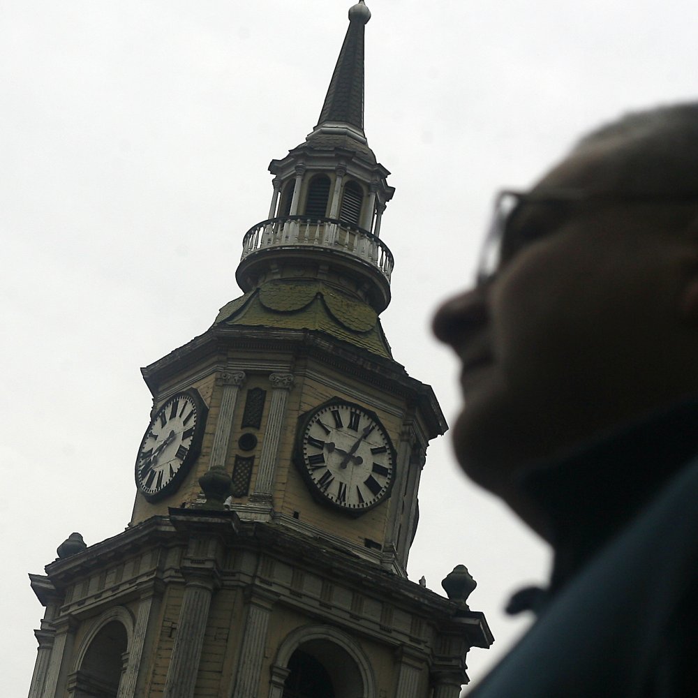 Seis de cada 10 chilenos rechaza nuevo sistema horario