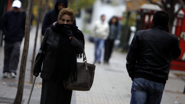 Temperaturas bajo cero este lunes en Santiago: Frío matinal continuará hasta el miércoles