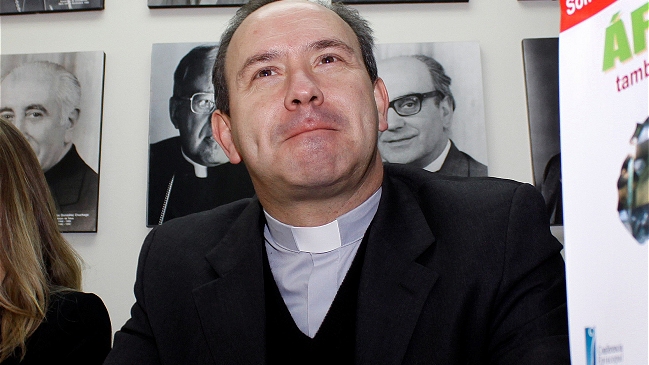 Rodrigo Tupper anunció que deja el ejercicio del sacerdocio