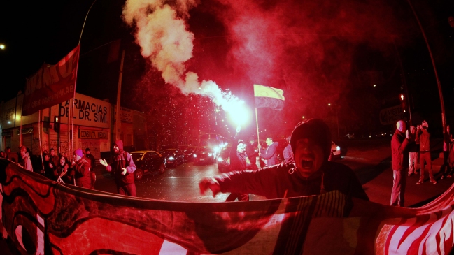Gobierno repudió barricadas en Santiago y regiones durante esta jueves