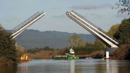 Contraloría abrió sumario por Puente Cau Cau