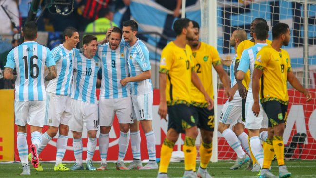 Argentina superó a Jamaica y espera rival en cuartos de final