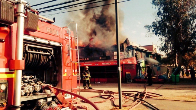 Local de comida fue consumido por incendio en La Florida