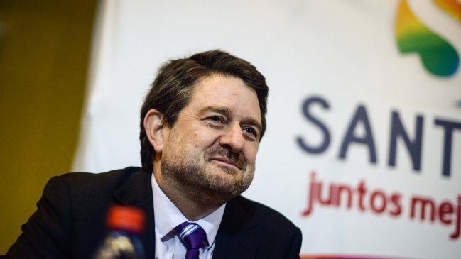 Intendente Orrego descartó suspensión de clases por contaminación