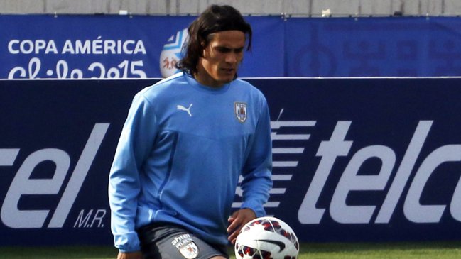 Madre de Cavani confirmó que el jugador seguirá en la Copa América