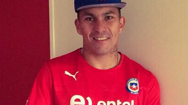 Hinchas alaban la garra de Gary Medel a puro humor