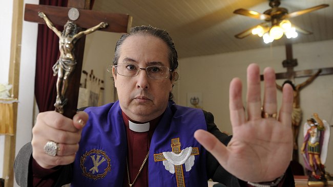 El exorcista argentino que presume de sus 