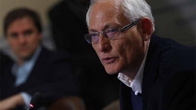 Municipios piden al Mineduc definir adelanto de vacaciones de invierno