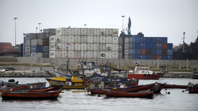 Trabajadores portuarios de Iquique reanudan operaciones