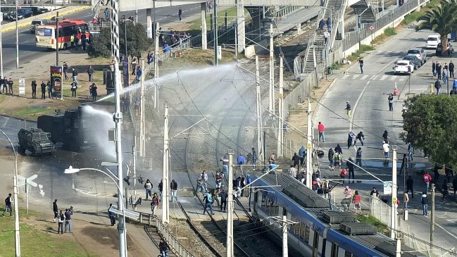 Valparaíso: Pescadores interrumpieron el tránsito y el servicio del Metro