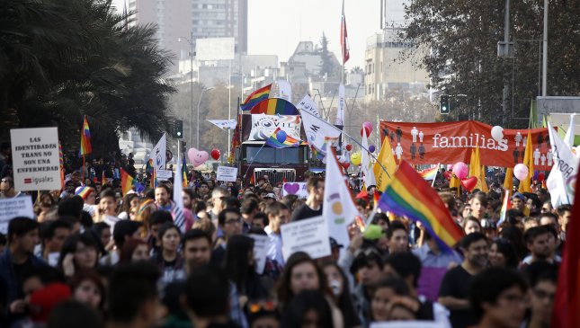 Más de 50 mil personas marcharon por el orgullo gay
