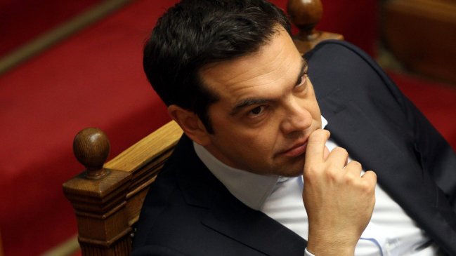 Primer ministro de Grecia a Merkel y Hollande: El referéndum se llevará a cabo