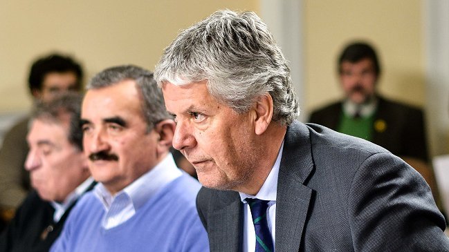 Profesores y estudiantes celebraron la salida de Eyzaguirre del Mineduc