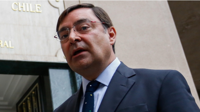 Alcalde relacionó aumento de delitos en Santiago con mantención del horario de verano