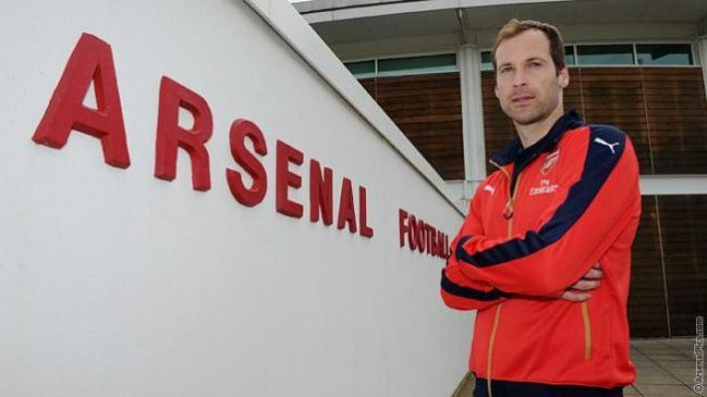 Peter Cech es el nuevo fichaje de Arsenal