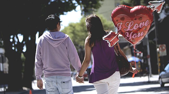 Tres de cada cuatro infieles eligen mujeres físicamente parecidas a sus parejas