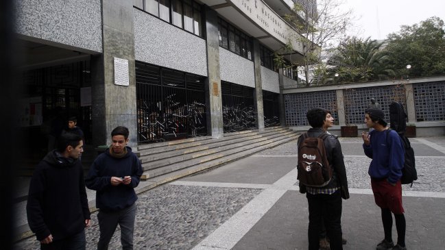Ministerio de Educación: 1.500 niños se han ido de colegios públicos en el último mes
