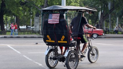 La visión de dos chilenos ante la apertura de embajadas entre EE.UU. y Cuba